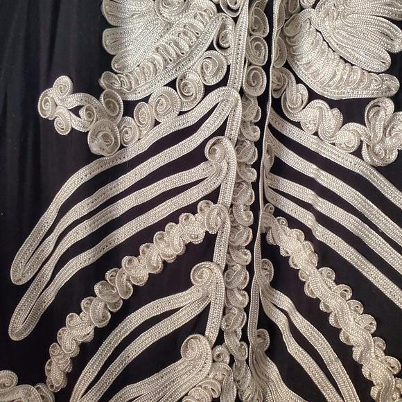 INC International Concepts Black and White Embroidered Blouse - Picture 7 of 9